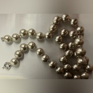 Elegant Silver Pearl Necklace